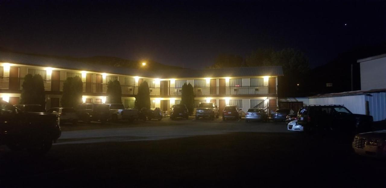 Cache Creek Inn ภายนอก รูปภาพ