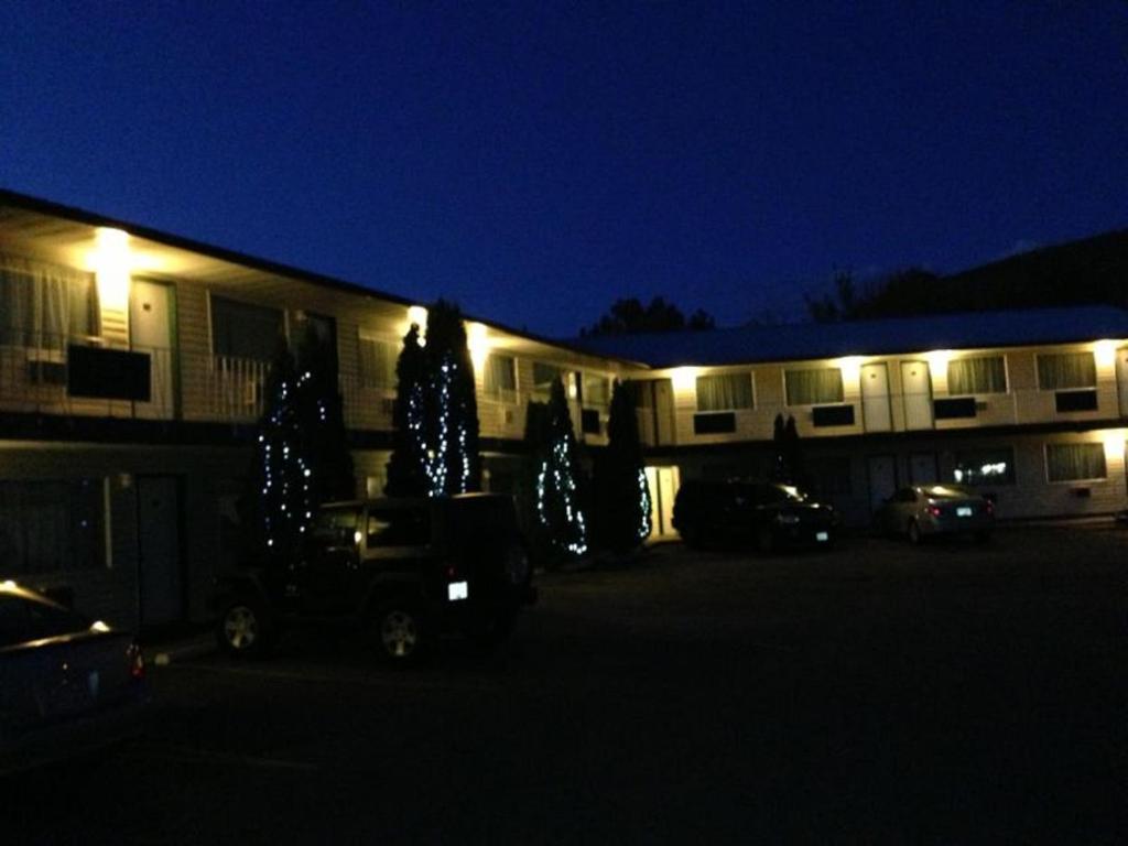 Cache Creek Inn ภายนอก รูปภาพ