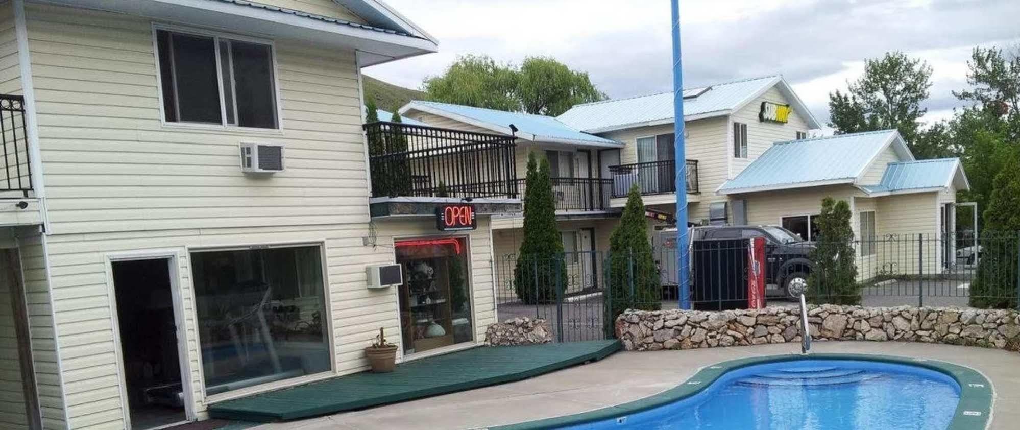 Cache Creek Inn ภายนอก รูปภาพ